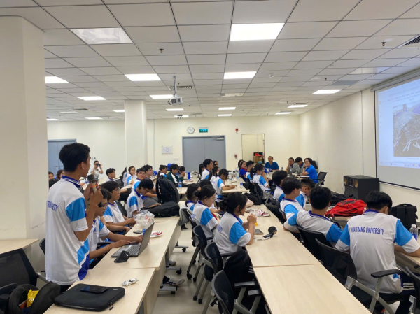 Tân sinh viên K67 KTHH tham quan nhà máy Nhiệt điện BOT Vân Phong 1 