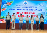 Trường Thủy sản và Khoa học Sự sống và Khoa Công nghệ Thực phẩm gặp mặt tân sinh viên Khóa 68
