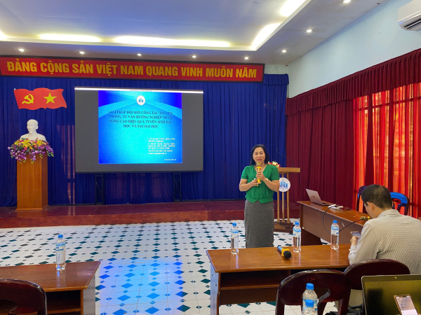 Khoa Công nghệ Thực phẩm tổ chức Hội thảo "Đổi mới chương trình đào tạo và tuyển sinh Khoa Công nghệ Thực phẩm”