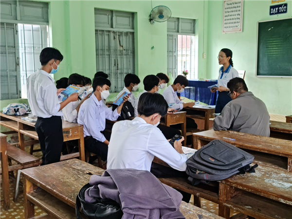 Bộ môn Công nghệ Chế biến gặp gỡ và tư vấn tuyển sinh tại trường THPT Tô Văn Ơn  - Tu Bông - Vạn Ninh  - Khánh Hòa
