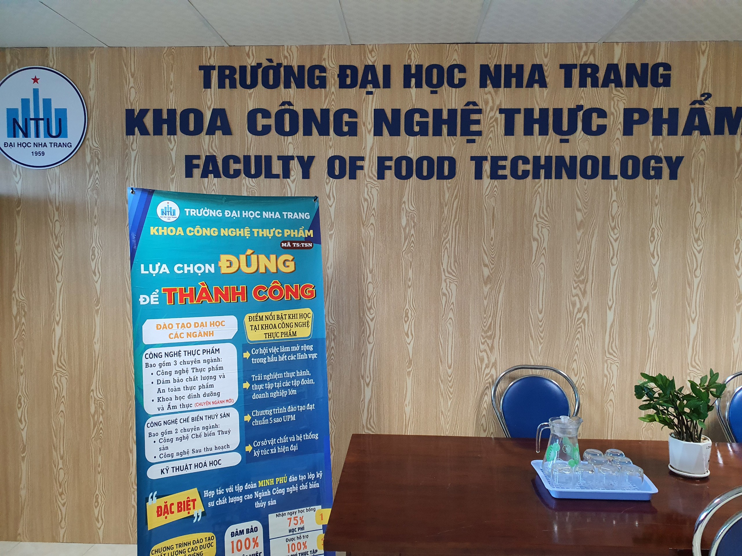 TƯ VẤN HƯỚNG NGHIỆP & TUYỂN SINH CHUYÊN SÂU CHO HỌC SINH THPT