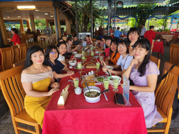 Công đoàn Khoa Công nghệ Thực phẩm tổ chức hoạt động kỷ niệm Ngày Gia đình Việt Nam (28/6/2024)