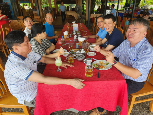 Công đoàn Khoa Công nghệ Thực phẩm tổ chức hoạt động kỷ niệm Ngày Gia đình Việt Nam (28/6/2024)
